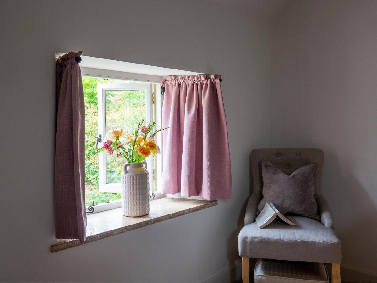 Climbing Rose Cottage - Dog Friendly - Peaceful Cotswold Cottage Adlestrop 외부 사진