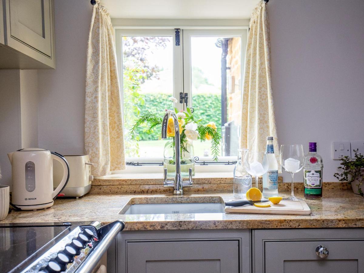 Climbing Rose Cottage - Dog Friendly - Peaceful Cotswold Cottage Adlestrop 외부 사진