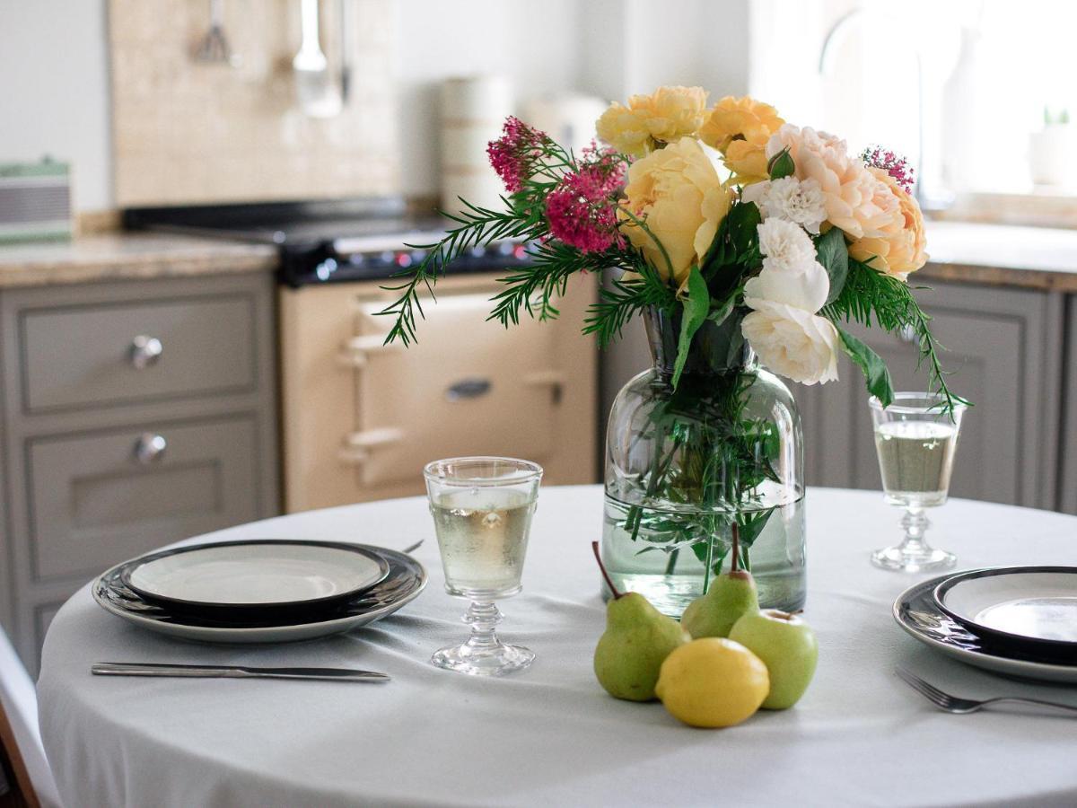 Climbing Rose Cottage - Dog Friendly - Peaceful Cotswold Cottage Adlestrop 외부 사진