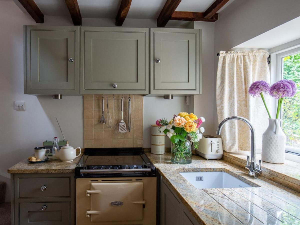 Climbing Rose Cottage - Dog Friendly - Peaceful Cotswold Cottage Adlestrop 외부 사진